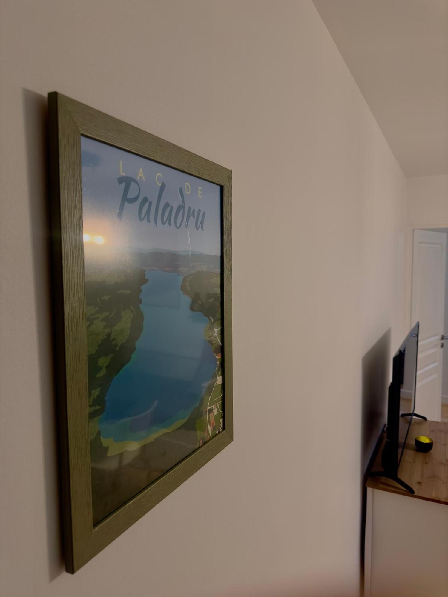 Appartement Chloe Du Lac Montferrat  Luaran gambar
