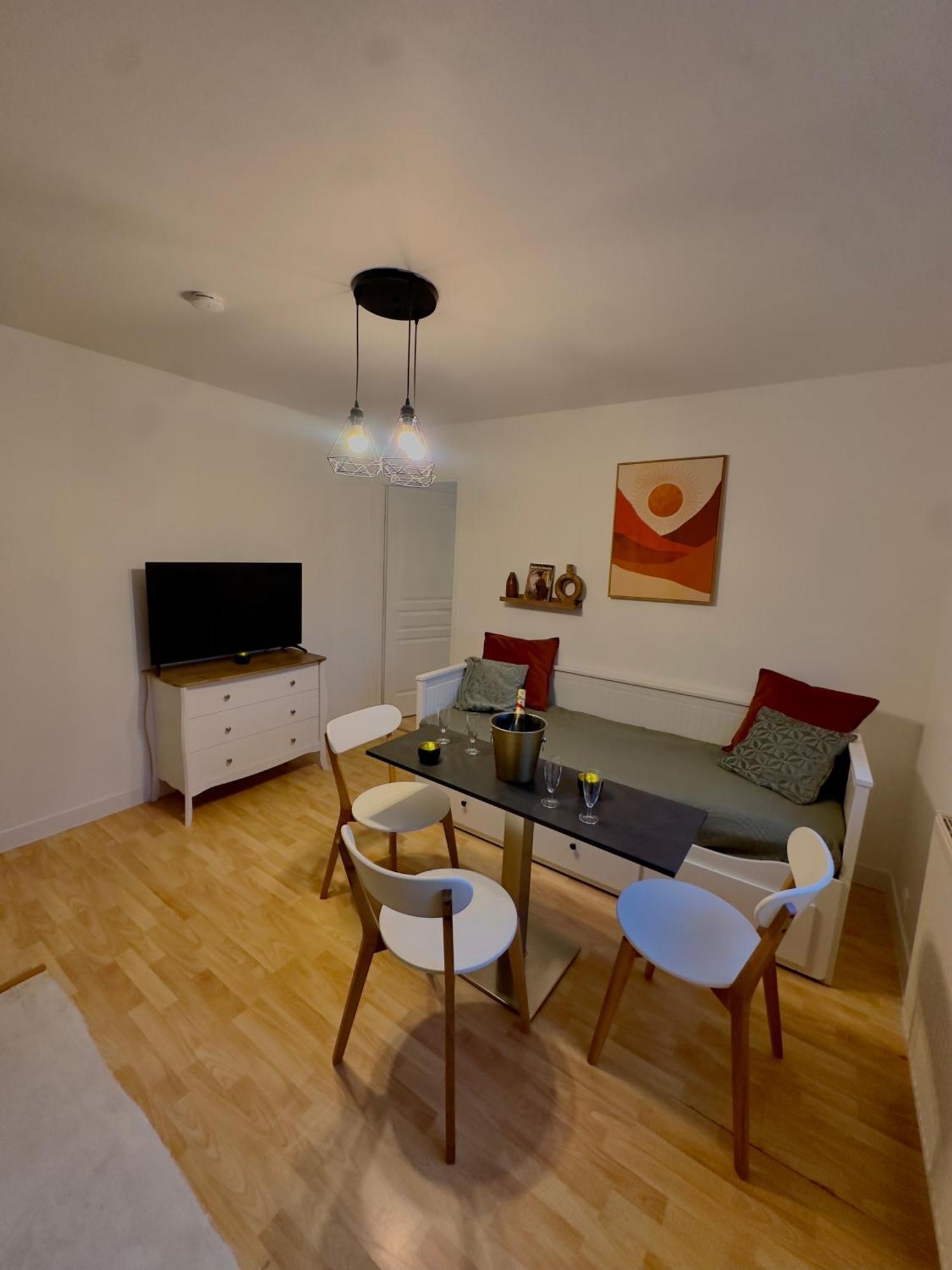 Appartement Chloe Du Lac Montferrat  Luaran gambar