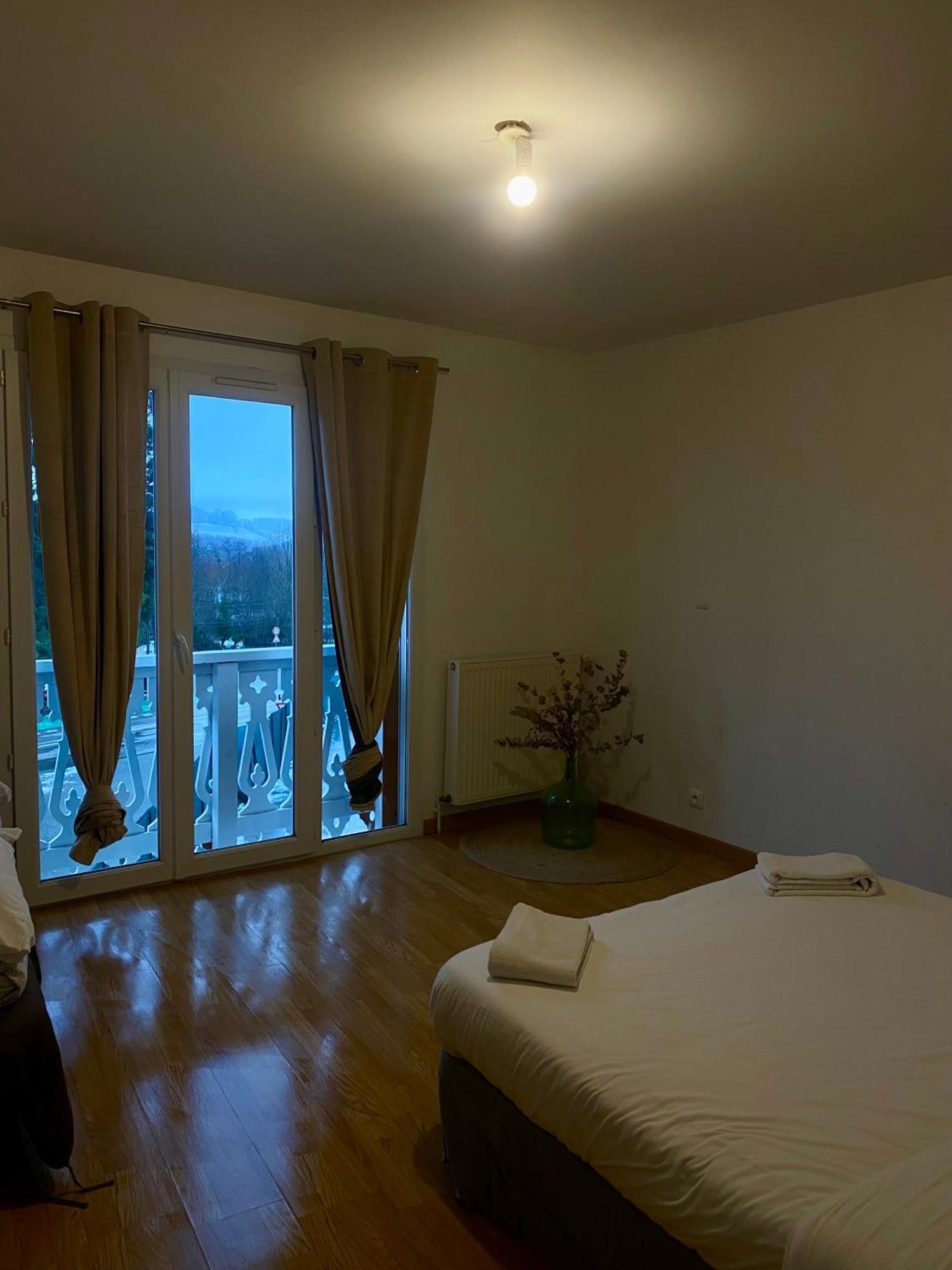 Appartement Chloe Du Lac Montferrat  Luaran gambar