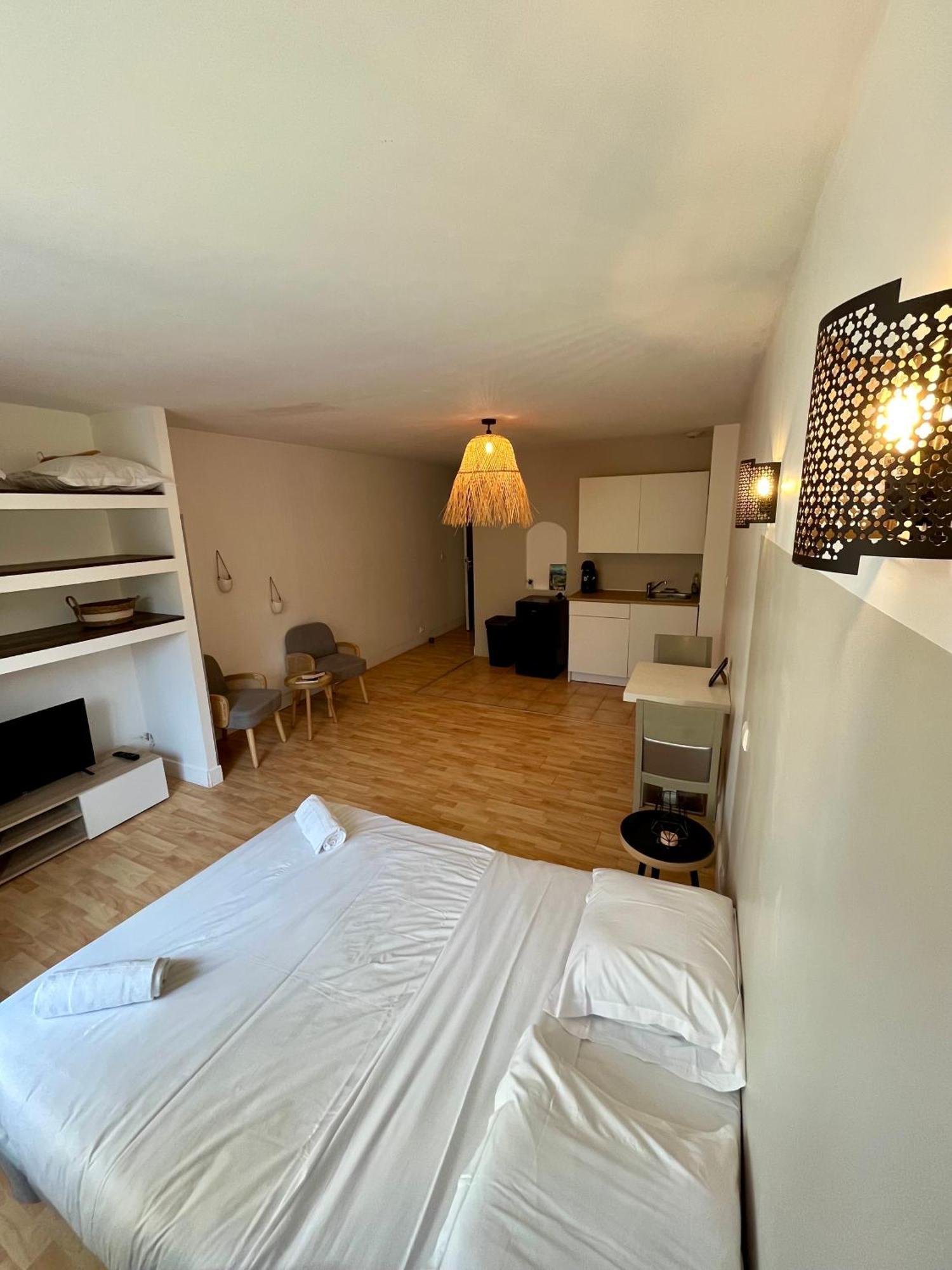 Appartement Chloe Du Lac Montferrat  Luaran gambar